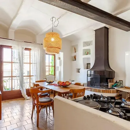 Holiday home Slice Of Castle In Aubais, Very Charming House *